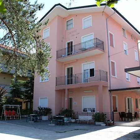 Villa Linda Affittacamere Bellaria-Igea Marina Buitenkant foto