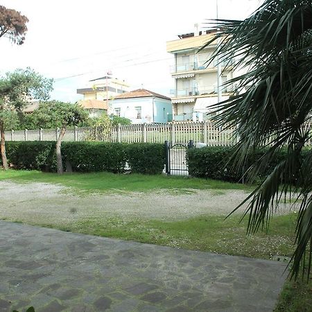 Villa Linda Affittacamere Bellaria-Igea Marina Buitenkant foto