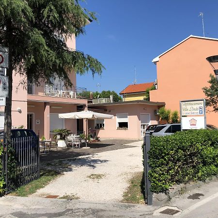 Villa Linda Affittacamere Bellaria-Igea Marina Buitenkant foto
